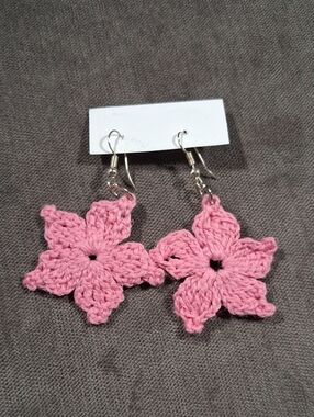 Hand Crafted Light Pink Starched Crochet Dangle Floral Earrings 42mm x 63mm NWOT